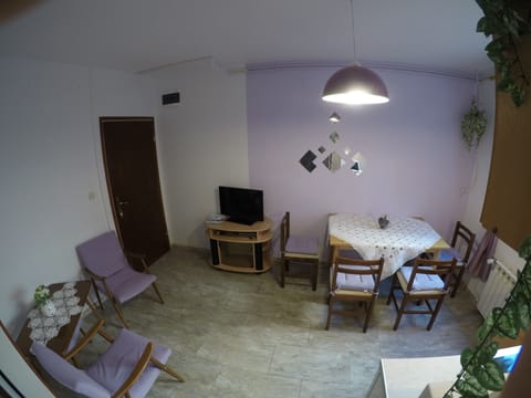 Apartment, 2 Bedrooms, Accessible, Smoking | Interior