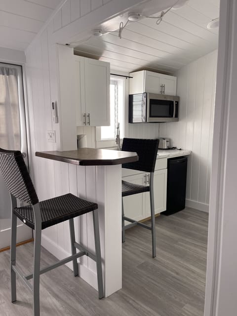 Cottage Suite 138 | Private kitchenette | Mini-fridge, microwave