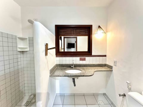 Standard Double Room | Bathroom | Shower, towels