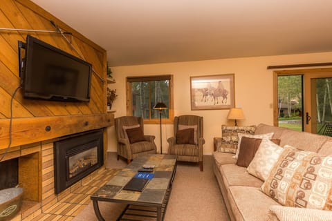 Condo, 1 Queen Bed with Sofa bed | Living room