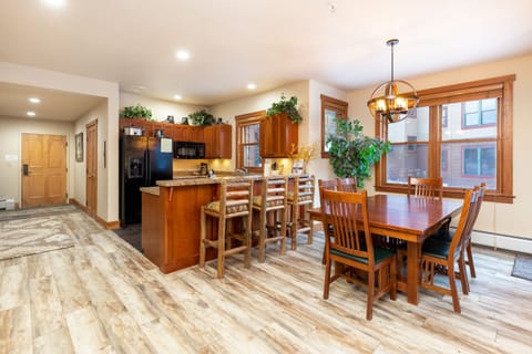 Townhome, 2 Bedrooms | Private kitchen | Oven, toaster, cookware/dishes/utensils