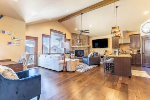 Townhome, 4 Bedrooms | Living room