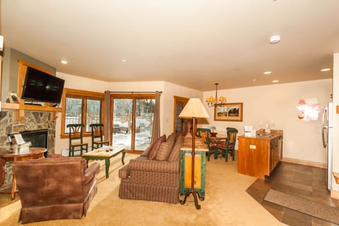 Condo, 1 Bedroom (2204) | Living room