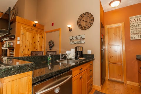 Condo, 3 Bedrooms | Private kitchen | Microwave, oven, stovetop, dishwasher