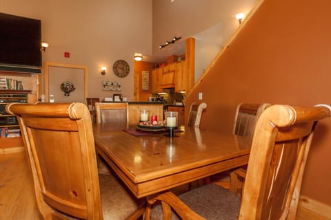 Condo, 3 Bedrooms | Private kitchen | Microwave, oven, stovetop, dishwasher