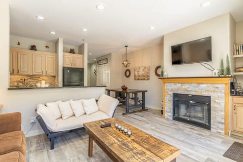 Condo, 1 Bedroom | Living room