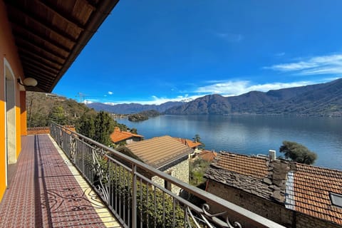 Family Apartment, 3 Bedrooms, 2 Bathrooms, Mountainside (Isola Vista - Terrazzo) | Mountain view