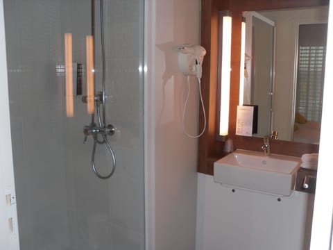 Eco-friendly toiletries, hair dryer, towels