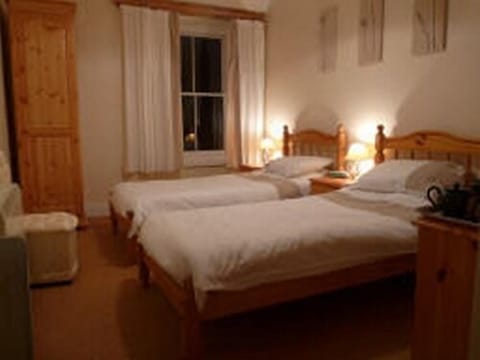 Twin Room, Ensuite (Gwanwyn)