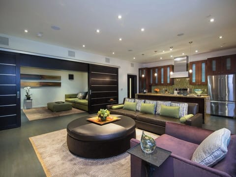 Presidential Villa | Frette Italian sheets, premium bedding, down comforters, pillowtop beds