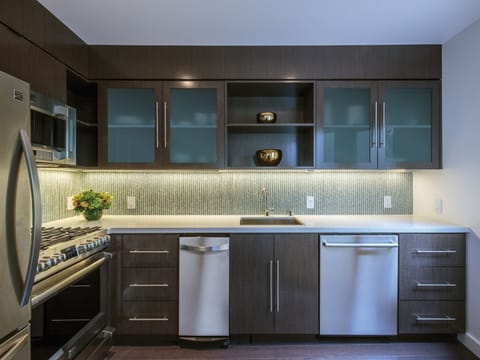 Deluxe Villa, 2 Bedrooms (n.) | Private kitchen | Coffee/tea maker