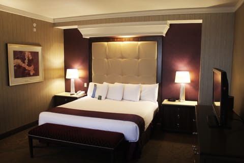 Premium bedding, pillowtop beds, in-room safe, desk