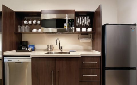 Fridge, microwave, dishwasher, coffee/tea maker