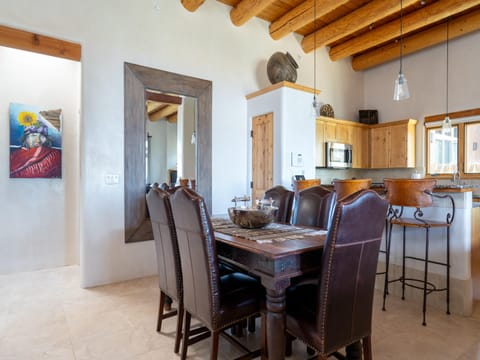 Villa, 2 Bedrooms | Dining