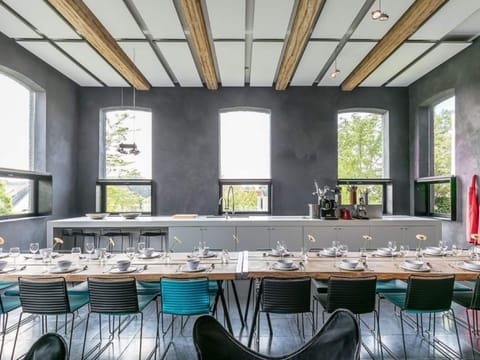 House | Business center