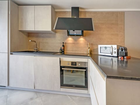 Cottage | Private kitchen | Toaster