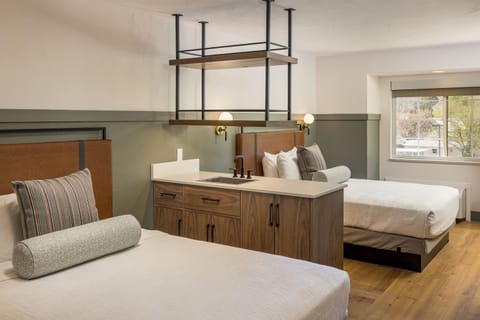 Junior Suite, 2 Queen Beds | Desk, free WiFi, bed sheets