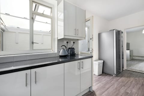 Apartment | Private kitchen | Full-size fridge, microwave, oven, stovetop