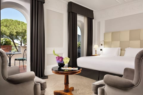 Junior Suite Terrace | Egyptian cotton sheets, premium bedding, minibar, in-room safe