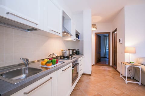 Family Apartment, Multiple Bedrooms (Casa Al Prato Apt. B) | Private kitchen | Fridge, oven, stovetop, coffee/tea maker