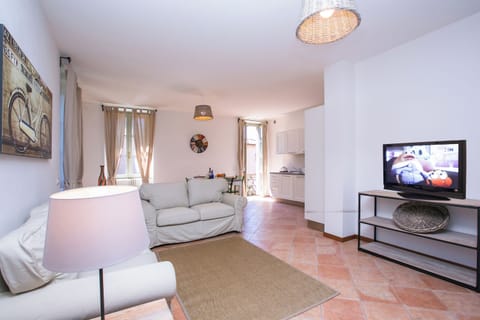 Family Apartment, Multiple Bedrooms (Casa Al Prato Apt. G) | Living area | 24-inch flat-screen TV with digital channels, TV, heated floors