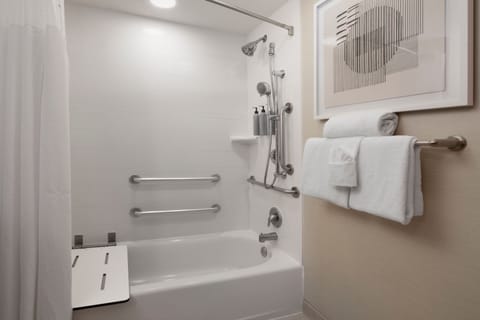 Room, 1 King Bed, Pool View | Bathroom | Combined shower/tub, hair dryer, towels