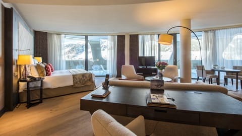 Suite (Alpina) | Premium bedding, free minibar items, in-room safe, desk