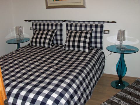 1 bedroom, in-room safe, blackout drapes, free cribs/infant beds