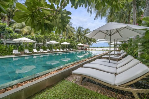 Outdoor pool, sun loungers