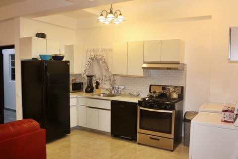 Deluxe Apartment, 2 Bedrooms, Kitchen, Hill View | Private kitchen | Full-size fridge, microwave, oven, stovetop