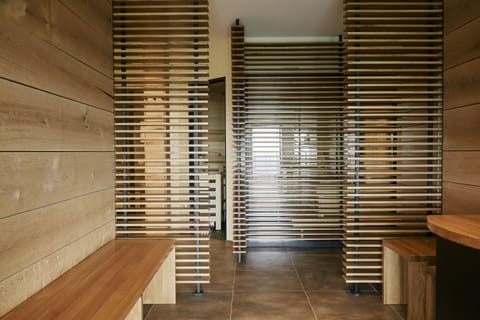 Sauna, steam room, Swedish massages, 1 treatment room, massages