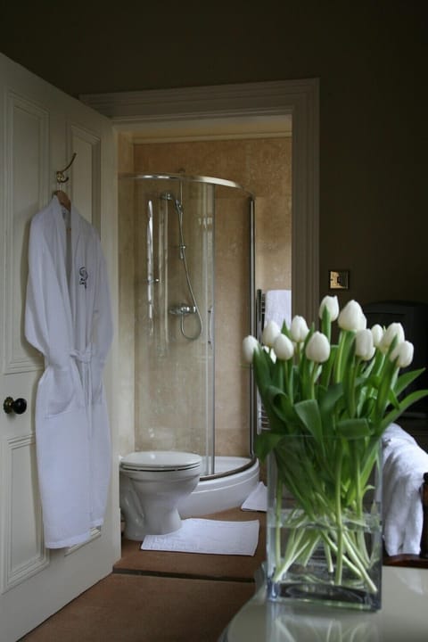 Superior Double Room, Ensuite, Garden View | Bathroom