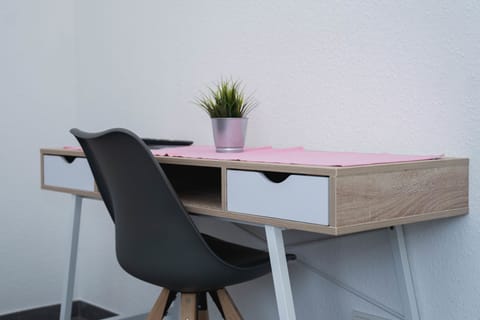 Single Room, Private Bathroom | Room amenity