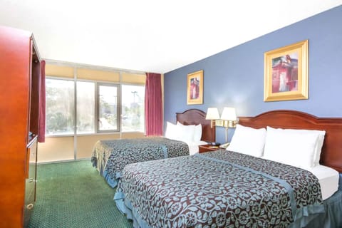 Comfort Room, 2 Queen Beds, Non Smoking | Free WiFi