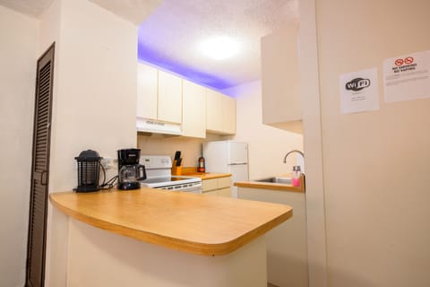 Apartment | Private kitchen | Fridge, microwave, oven, cookware/dishes/utensils