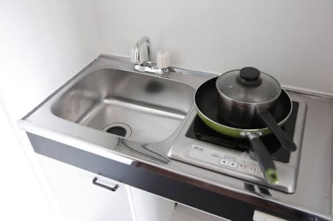 Apartment, Non Smoking | Private kitchenette | Fridge, microwave, stovetop, electric kettle