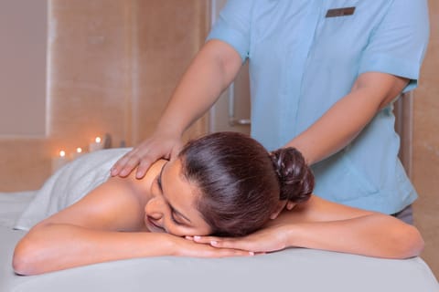 Couples treatment rooms, sauna, steam room, body treatments