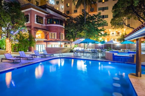 Outdoor pool, sun loungers