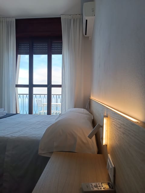 Comfort Double Room, 1 Queen Bed, Balcony, Sea View | Minibar, in-room safe, desk, soundproofing