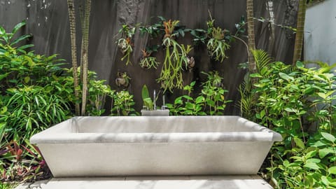 Villa, 4 Bedrooms | Bathroom | Hair dryer, slippers, towels, soap