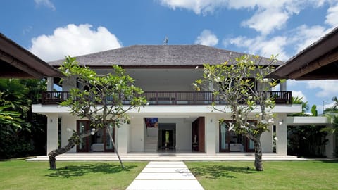Villa, 4 Bedrooms | 4 bedrooms, desk, iron/ironing board, free WiFi