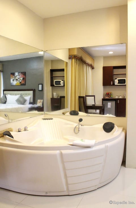 Executive Jacuzzi | Jetted tub