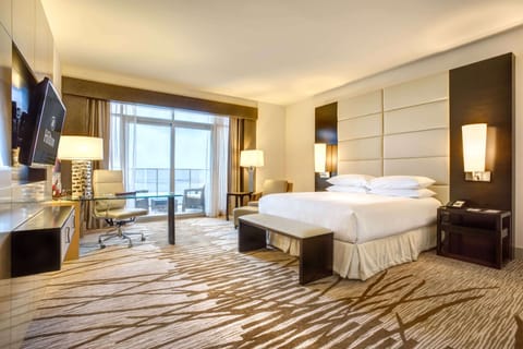 Master Suite | Premium bedding, minibar, in-room safe, desk