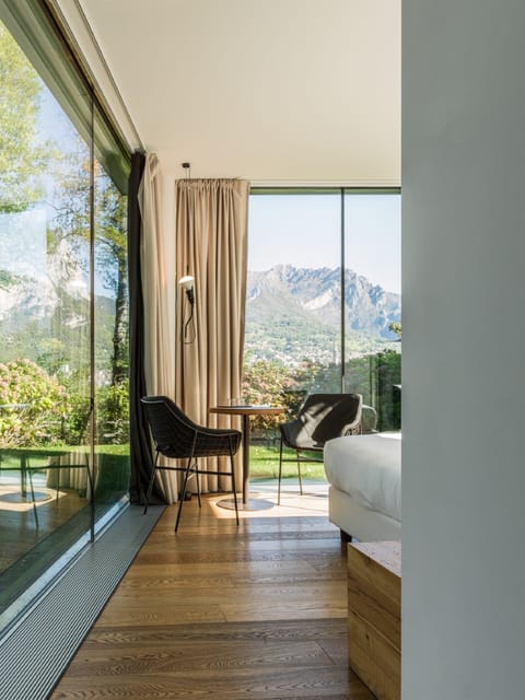 Studio Suite, Lake View | Premium bedding, blackout drapes, free WiFi, bed sheets