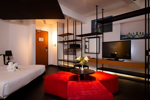 Family Room | Premium bedding, minibar, in-room safe, desk