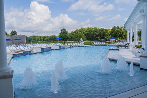 Indoor pool, seasonal outdoor pool, pool umbrellas, sun loungers