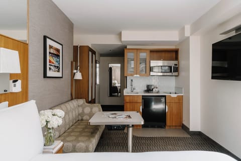 Superior Room, Kitchen | Premium bedding, in-room safe, desk, laptop workspace