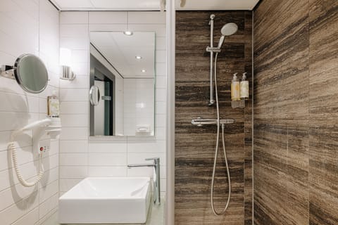 Small Double Room | Bathroom | Shower, designer toiletries, hair dryer, towels