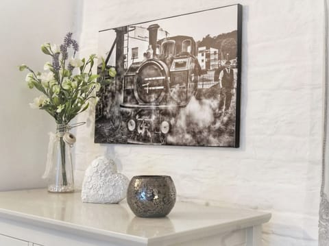 Cottage | 2 bedrooms, individually decorated, individually furnished, free WiFi