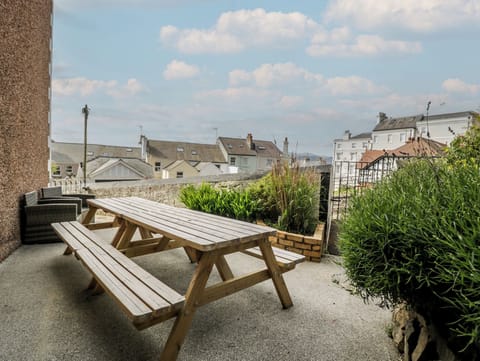 Cottage | Outdoor dining